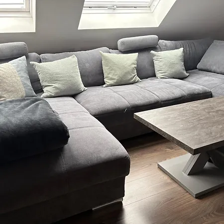 Wunderschoene In Erftstadt-liblar 15 Minuten Bis Zum Phantasialand! Appartement *